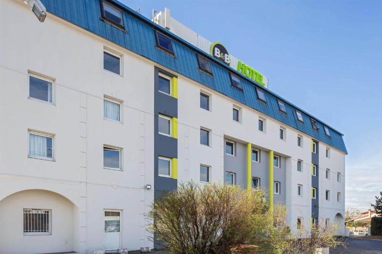 B&B Hotel Lyon Grand Stade Meyzieu Exterior photo
