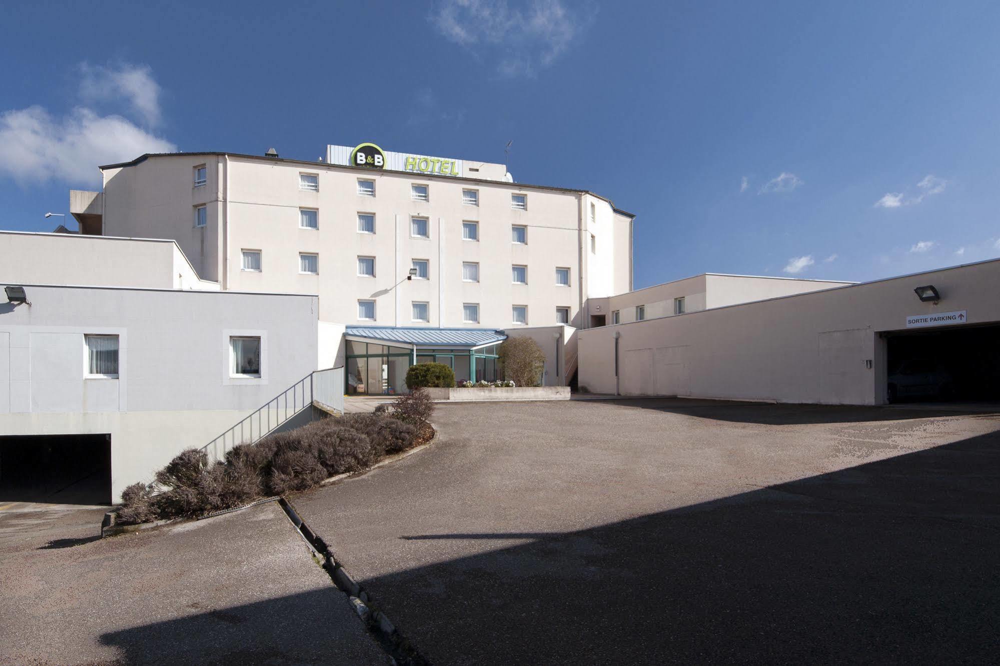 B&B Hotel Lyon Grand Stade Meyzieu Exterior photo
