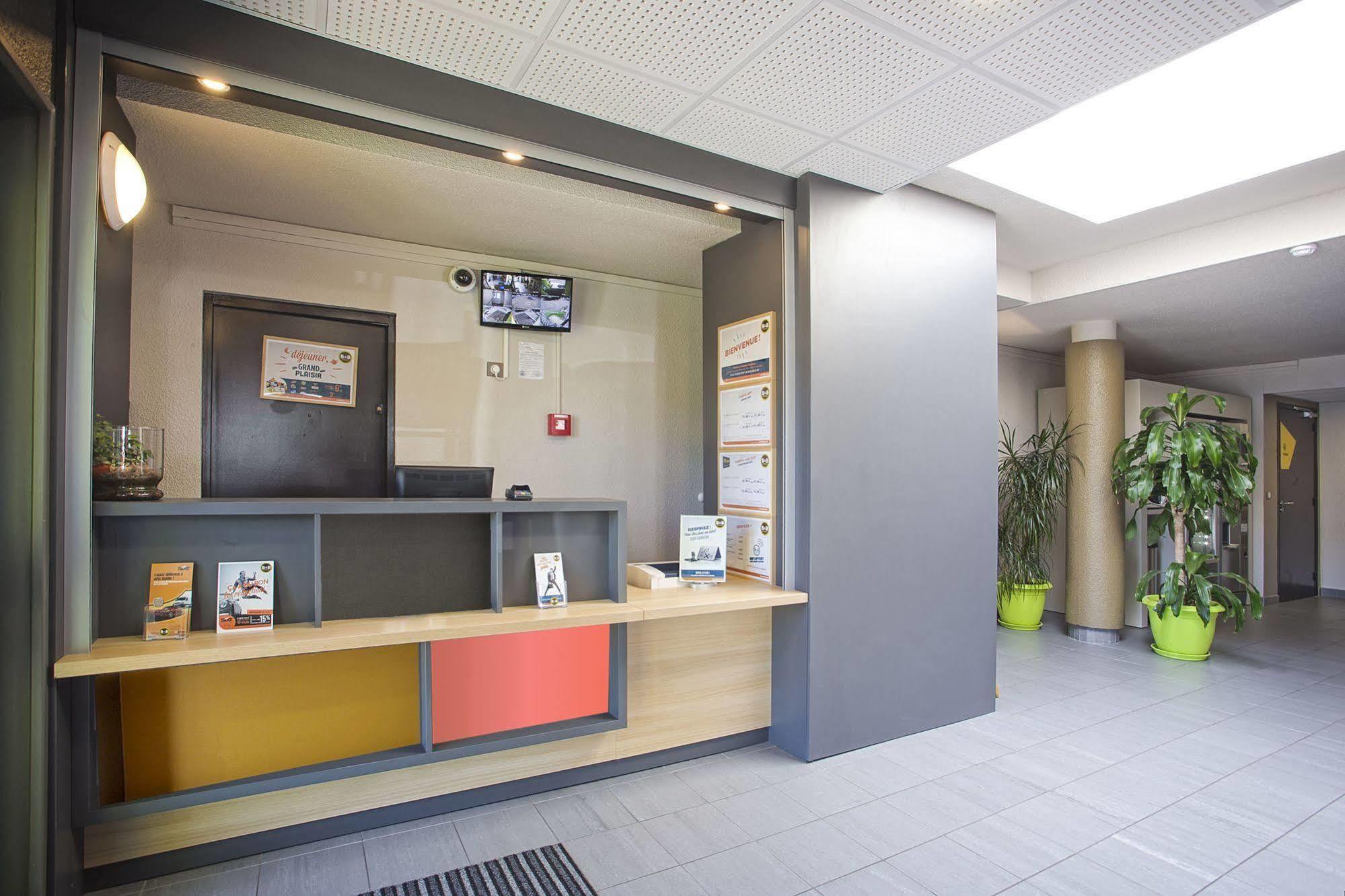 B&B Hotel Lyon Grand Stade Meyzieu Exterior photo